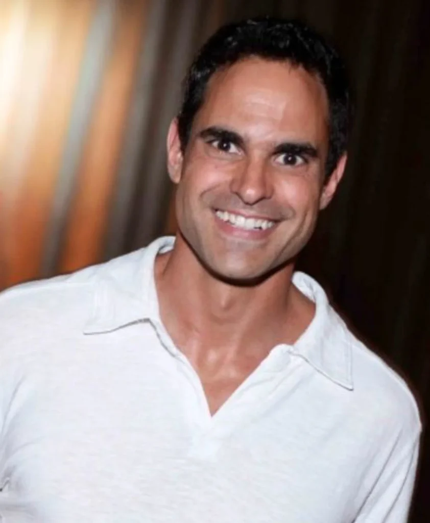 Co-host Cris Ruy